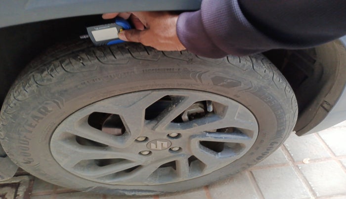 2024 Maruti FRONX DELTA PLUS 1.2L AGS, Petrol, Automatic, 7,456 km, tyre