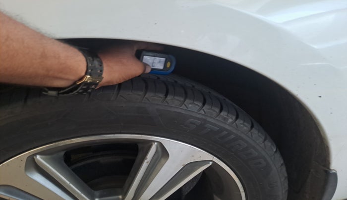 2017 Hyundai Verna 1.6 CRDI SX + AT, Diesel, Automatic, 59,913 km, tyre