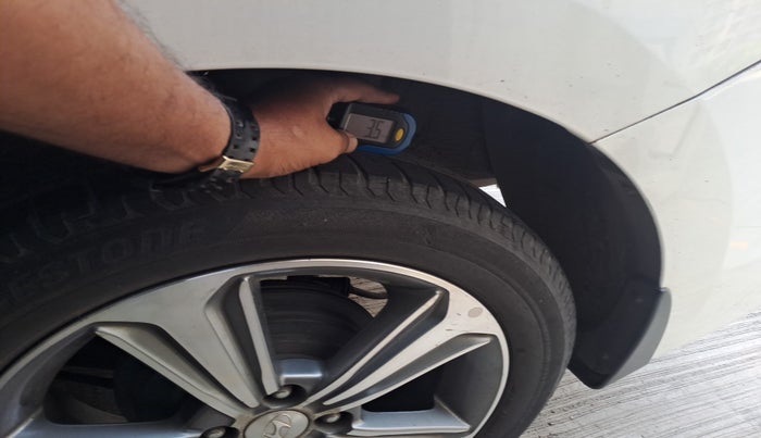 2017 Hyundai Verna 1.6 CRDI SX + AT, Diesel, Automatic, 59,913 km, tyre