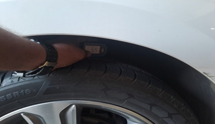 2017 Hyundai Verna 1.6 CRDI SX + AT, Diesel, Automatic, 59,913 km, tyre