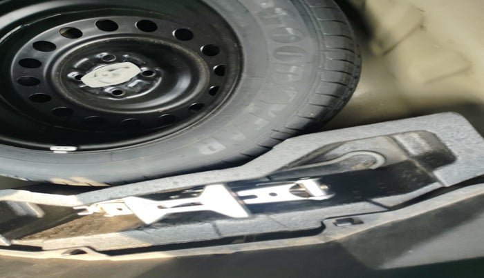 2017 Maruti Ciaz ALPHA 1.4 PETROL, Petrol, Manual, 61,123 km, tyre