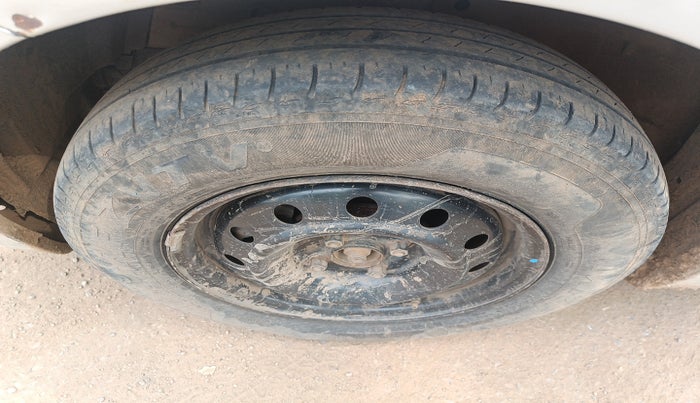 2012 Maruti Swift VDI, Diesel, Manual, 3,51,420 km, tyre