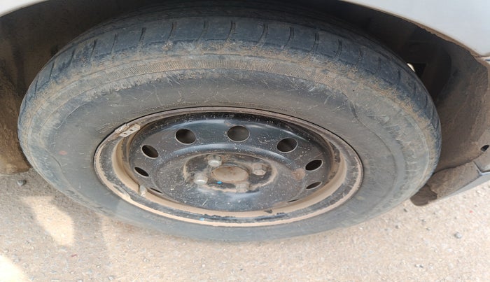 2012 Maruti Swift VDI, Diesel, Manual, 3,51,420 km, tyre