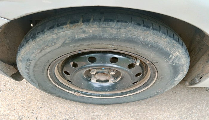 2012 Maruti Swift VDI, Diesel, Manual, 3,51,420 km, tyre