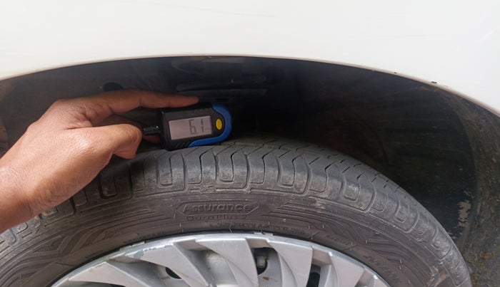 2017 Maruti Wagon R 1.0 LXI CNG, Petrol, Manual, 80,730 km, tyre