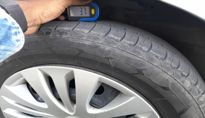 2015 Maruti Ertiga VXI CNG, Petrol, Manual, 1,79,065 km, tyre
