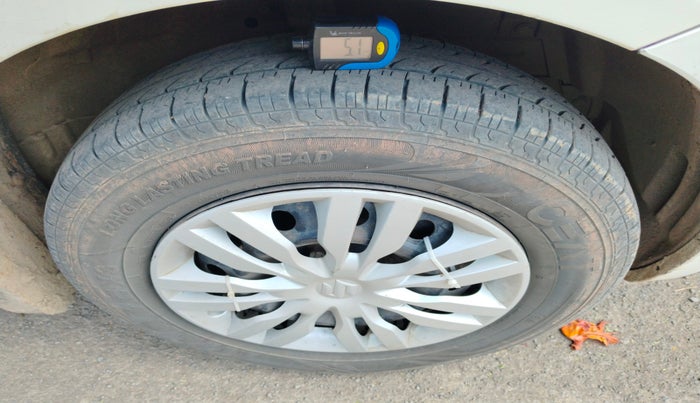 2011 Maruti Swift VDI, Diesel, Manual, 2,06,354 km, tyre