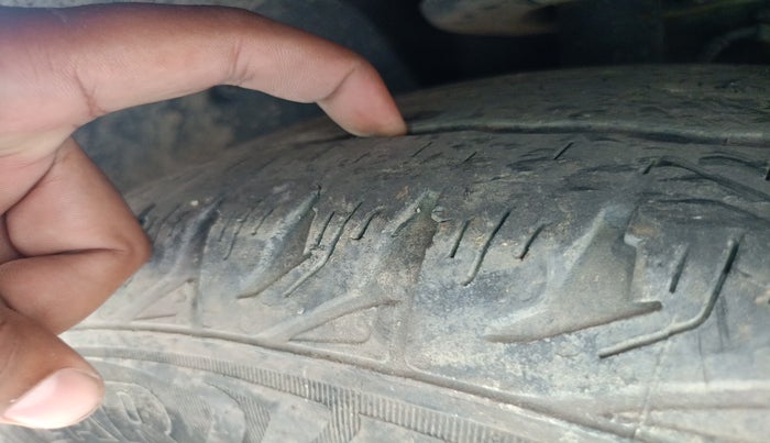 2019 Mahindra XUV500 W9, Diesel, Manual, 1,08,074 km, tyre