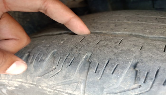 2019 Mahindra XUV500 W9, Diesel, Manual, 1,08,074 km, tyre