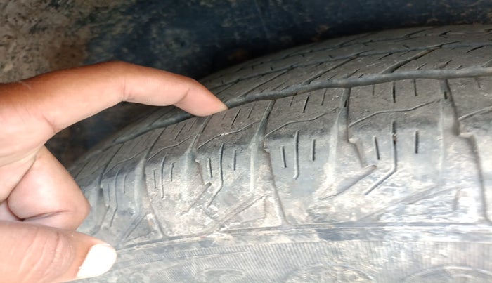 2019 Mahindra XUV500 W9, Diesel, Manual, 1,08,074 km, tyre