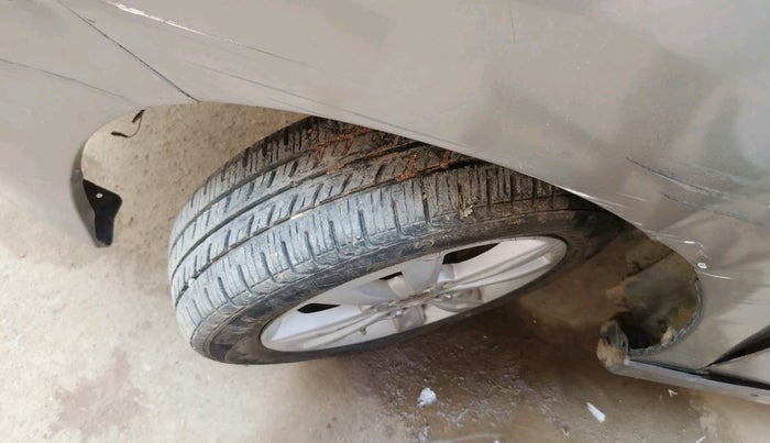 2013 Maruti Wagon R Stingray VXI, Petrol, Manual, 83,047 km, tyre