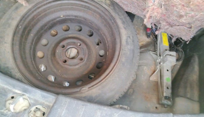 2013 Maruti Wagon R Stingray VXI, Petrol, Manual, 83,047 km, tyre