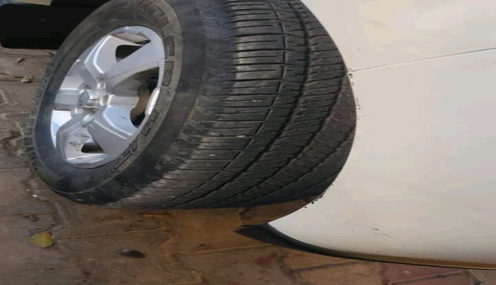 2016 Mahindra Scorpio S6 PLUS 1.99 INTELLI-HYBRID, Diesel, Manual, 92,400 km, tyre