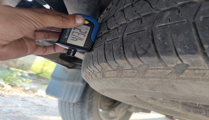 2016 Mahindra Scorpio S6 PLUS 1.99 INTELLI-HYBRID, Diesel, Manual, 92,400 km, tyre