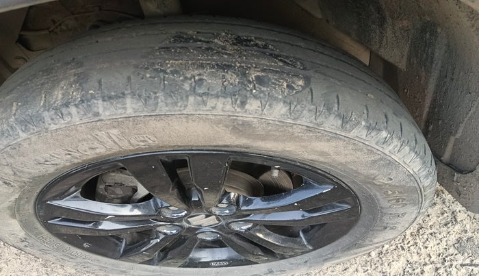 2018 Maruti Vitara Brezza ZDI PLUS, Diesel, Manual, 97,859 km, tyre