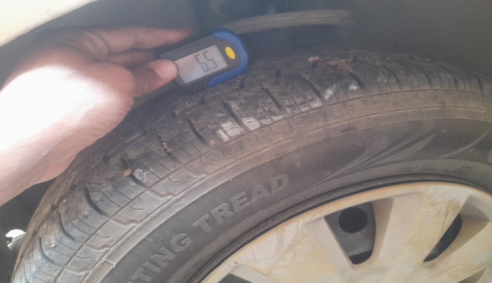 2010 Maruti Swift Dzire VXI, Petrol, Manual, 1,24,380 km, tyre