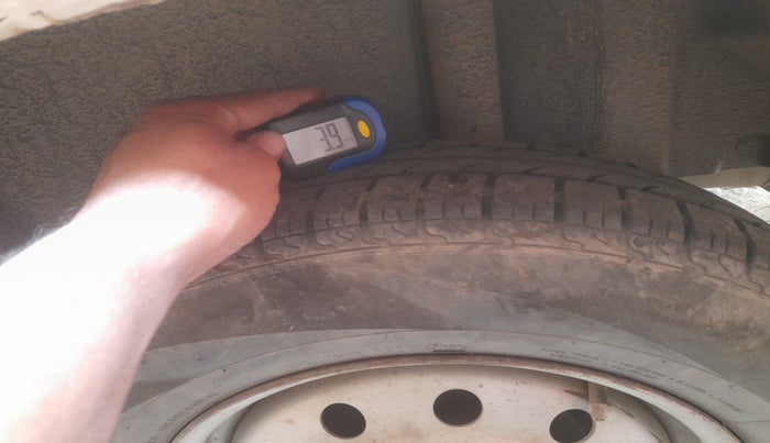 2010 Maruti Swift Dzire VXI, Petrol, Manual, 1,24,380 km, tyre