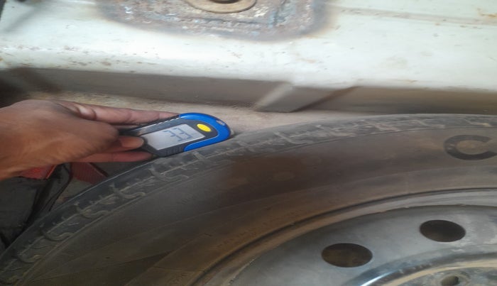 2010 Maruti Swift Dzire VXI, Petrol, Manual, 1,24,380 km, tyre