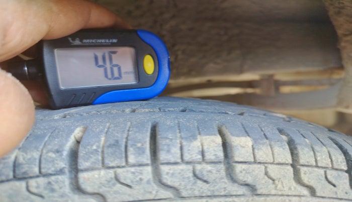 2011 Maruti Alto LX, Petrol, Manual, 2,01,057 km, tyre