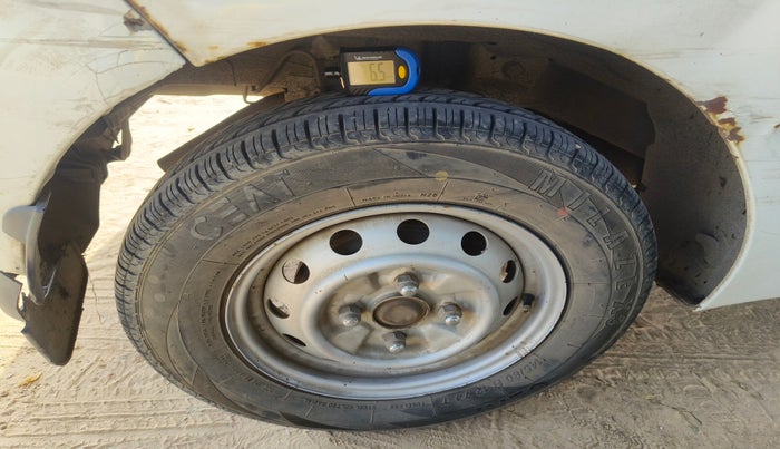 2014 Hyundai Eon ERA +, Petrol, Manual, 87,240 km, tyre