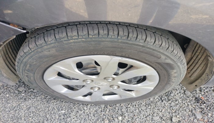 2015 Hyundai Eon MAGNA +, Petrol, Manual, 69,312 km, tyre