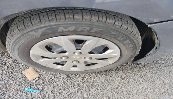 2015 Hyundai Eon MAGNA +, Petrol, Manual, 69,312 km, tyre