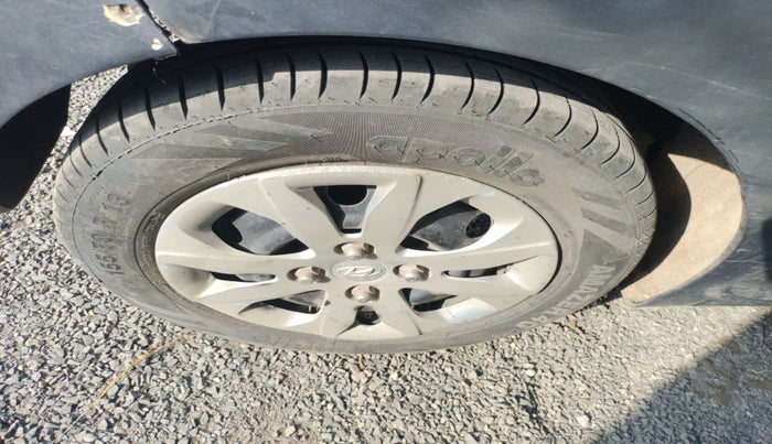 2015 Hyundai Eon MAGNA +, Petrol, Manual, 69,312 km, tyre
