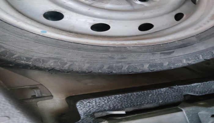 2010 Maruti Wagon R 1.0 LXI, Petrol, Manual, 69,697 km, tyre