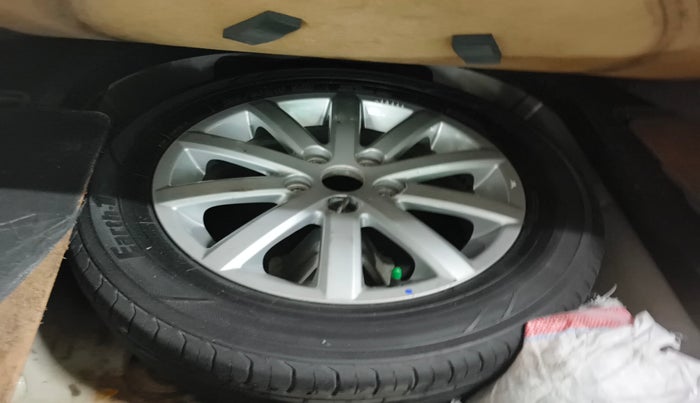 2012 Maruti SX4 CELEBRATION DIESEL, Diesel, Manual, 1,57,806 km, tyre