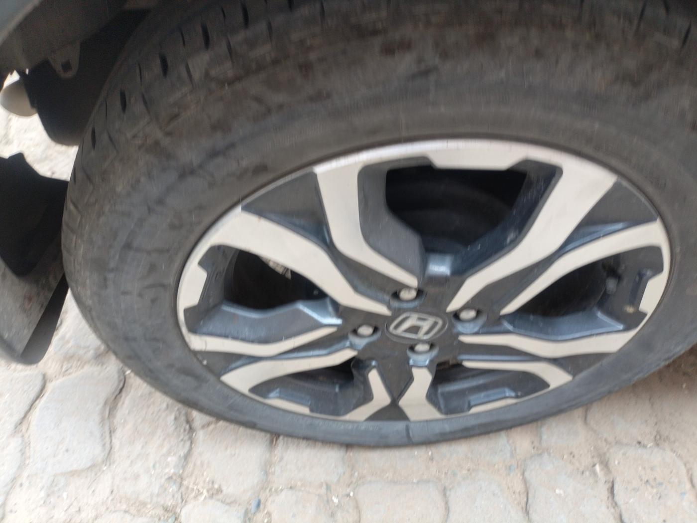 2023 Honda WR-V 1.2L I-VTEC SV MT, Petrol, Manual, 34,300 km, tyre