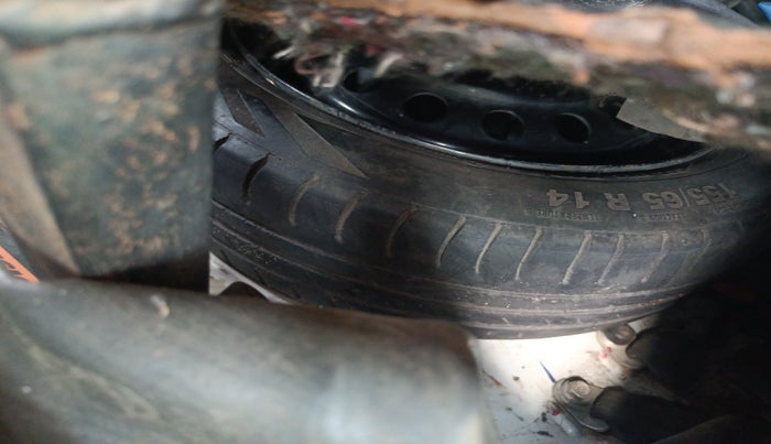 2018 Maruti Wagon R 1.0 VXI, Petrol, Manual, 75,926 km, tyre