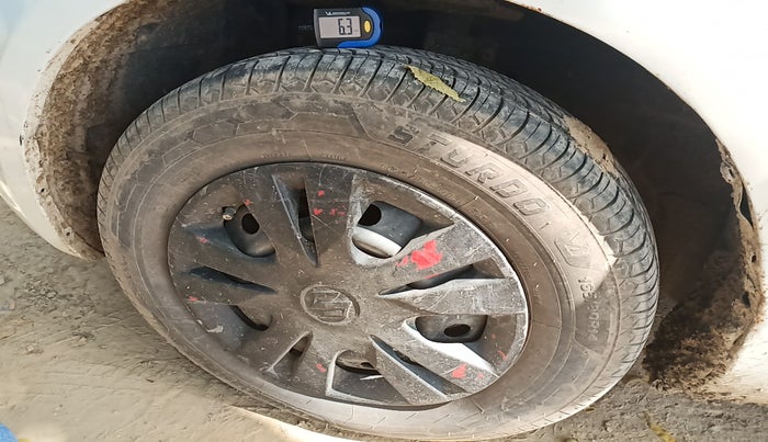 2013 Maruti Swift VDI, Diesel, Manual, 1,37,438 km, tyre