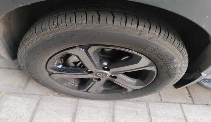 2022 Tata NEXON XZA PLUS KAZIRANGA PETROL, Petrol, Automatic, 11,925 km, tyre