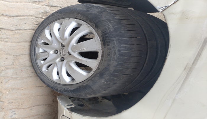2015 Maruti Baleno ZETA DIESEL 1.3, Diesel, Manual, 87,031 km, tyre
