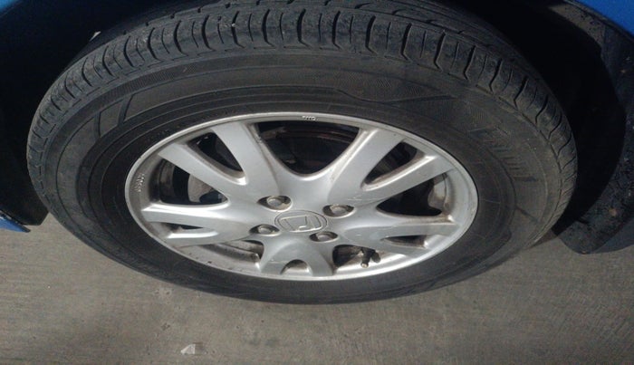 2013 Honda Brio VX AT, Petrol, Automatic, 55,651 km, tyre