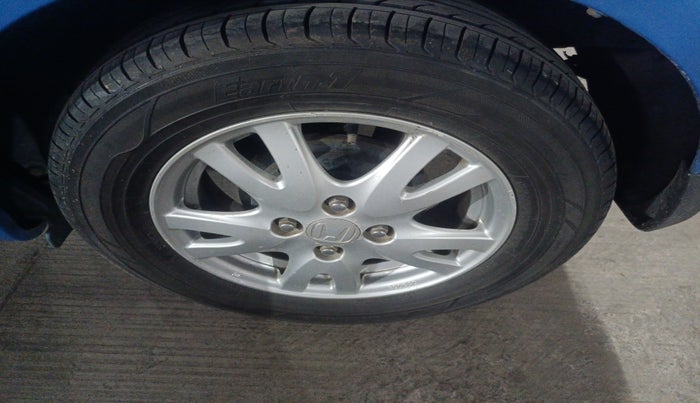 2013 Honda Brio VX AT, Petrol, Automatic, 55,651 km, tyre