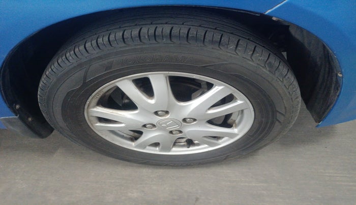 2013 Honda Brio VX AT, Petrol, Automatic, 55,651 km, tyre
