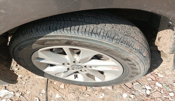 2019 Toyota Innova Crysta 2.8 GX AT 7 STR, Diesel, Automatic, 1,36,175 km, tyre