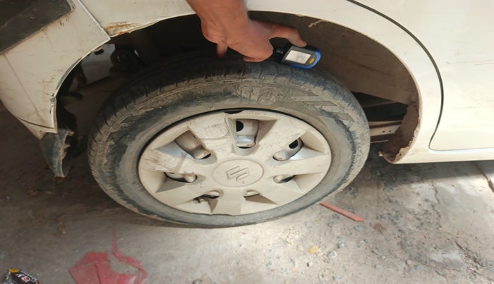 2013 Maruti Wagon R 1.0 LXI CNG, Petrol, Manual, 1,12,858 km, tyre