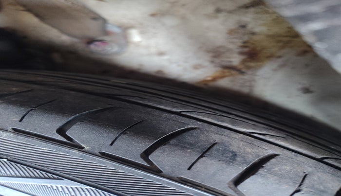 2012 Maruti Wagon R 1.0 LXI, Petrol, Manual, 44,000 km, tyre