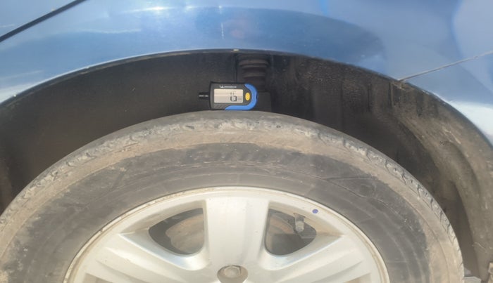 2010 Maruti Swift Dzire ZXI, Petrol, Manual, 1,81,828 km, tyre