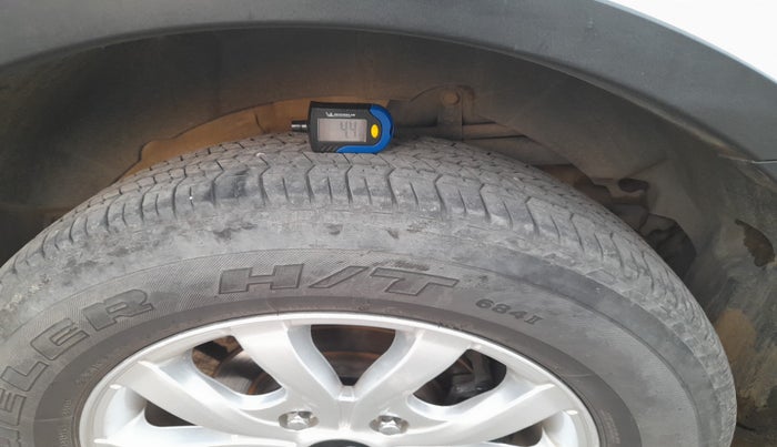 2015 Mahindra XUV500 W10, Diesel, Manual, 97,649 km, tyre