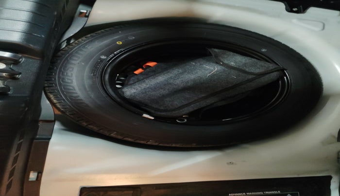 2023 Hyundai NEW I20 ASTA (O) 1.2 MT, Petrol, Manual, 30,451 km, tyre