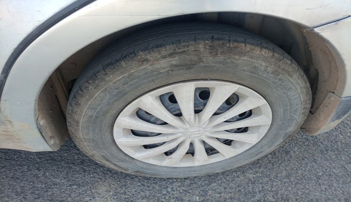 2011 Maruti Swift Dzire VDI, Diesel, Manual, 2,96,524 km, tyre