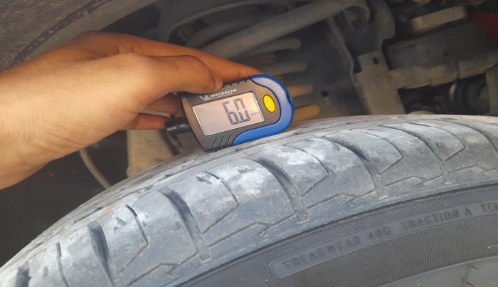 2018 Mahindra MARAZZO M8 7 STR, Diesel, Manual, 1,06,521 km, tyre