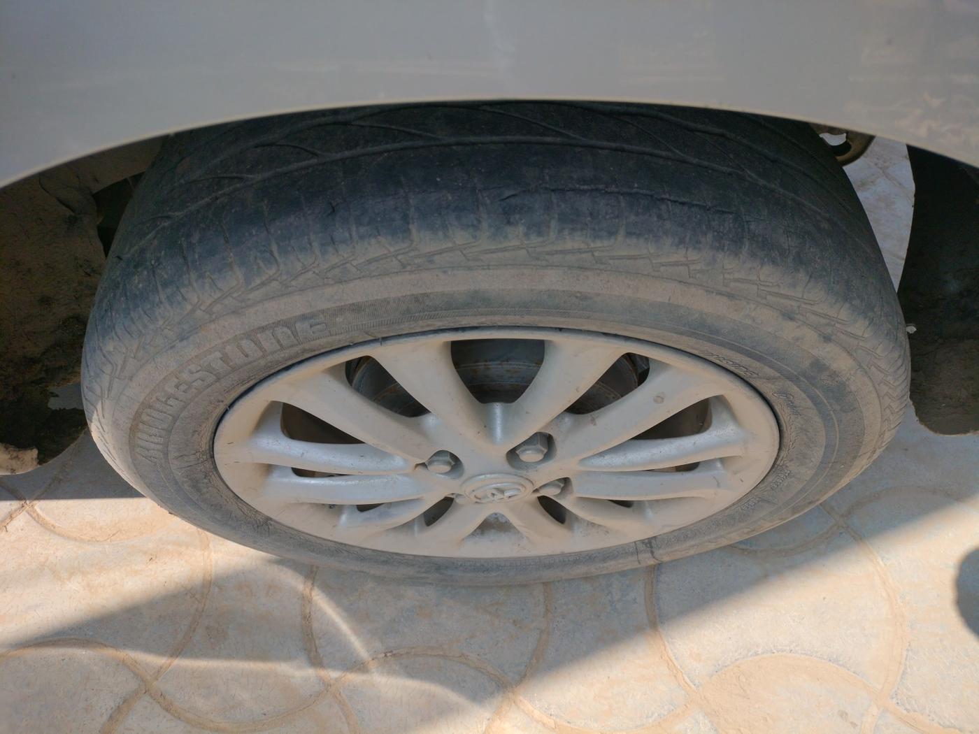 2011 Toyota Etios Liva V, Petrol, Manual, 91,833 km, tyre