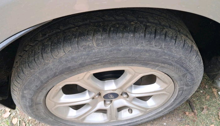 2020 Ford Ecosport TITANIUM + 1.5L PETROL, Petrol, Manual, 4,20,001 km, tyre