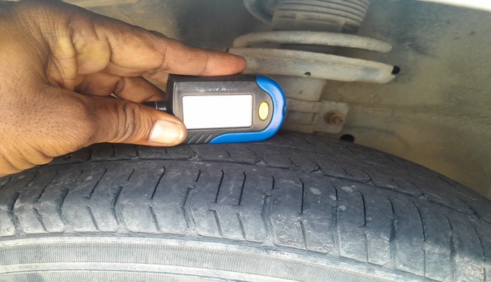 2013 Maruti Swift Dzire VXI, Petrol, Manual, 1,18,482 km, tyre