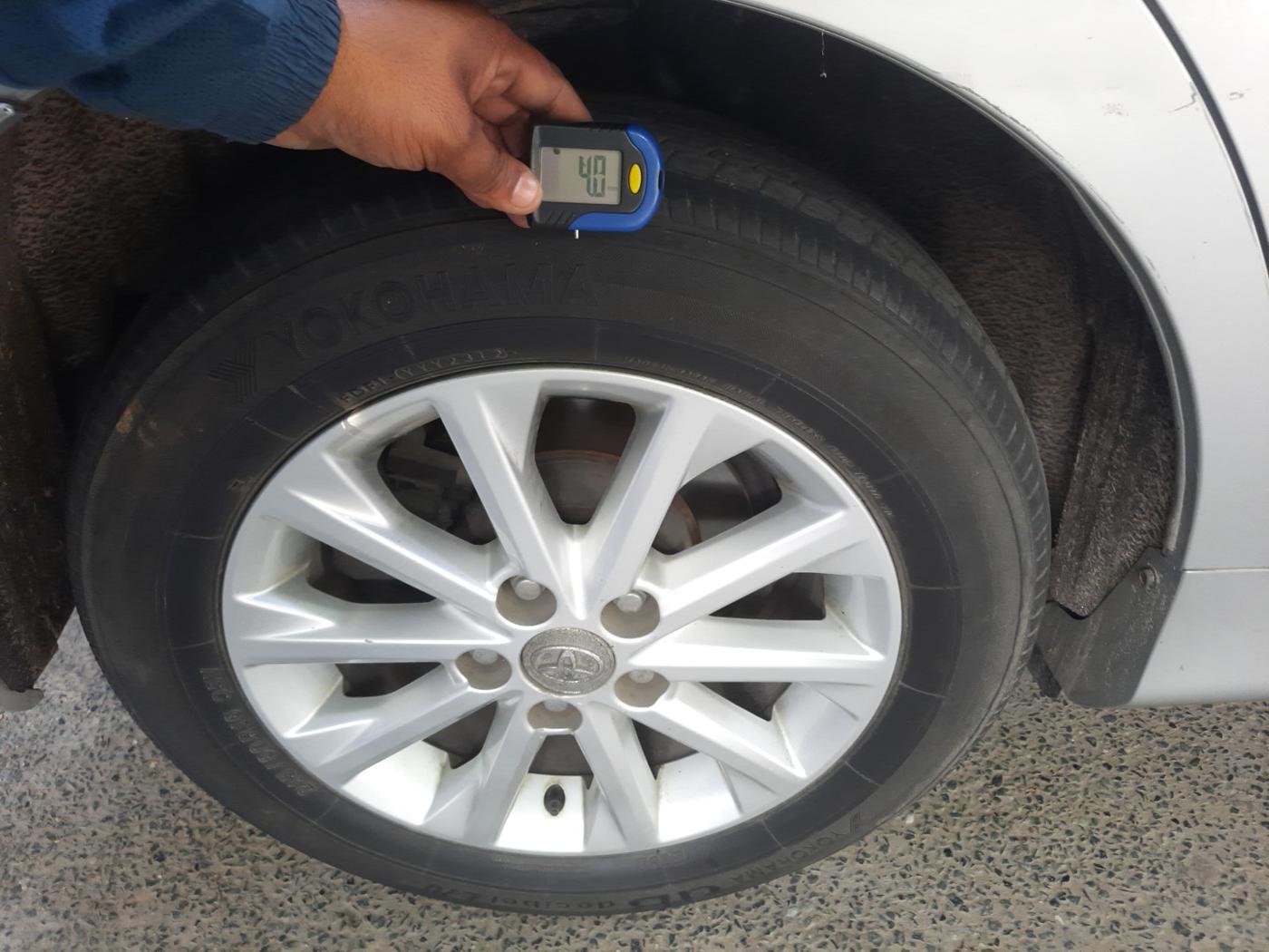 2013 Toyota Camry 2.5L AT, Petrol, Automatic, 41,250 km, tyre