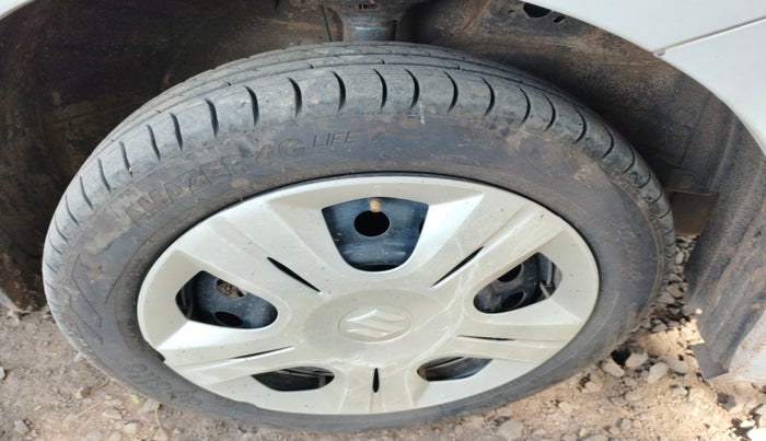 2015 Maruti Wagon R 1.0 VXI, Petrol, Manual, 62,731 km, tyre